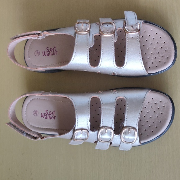 Adjustable Gold Sandals 39 - Picture 1 of 3